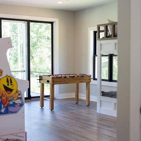 New Home, Dock, Kayaks, Game Room, Water Views Winchester 외부 사진