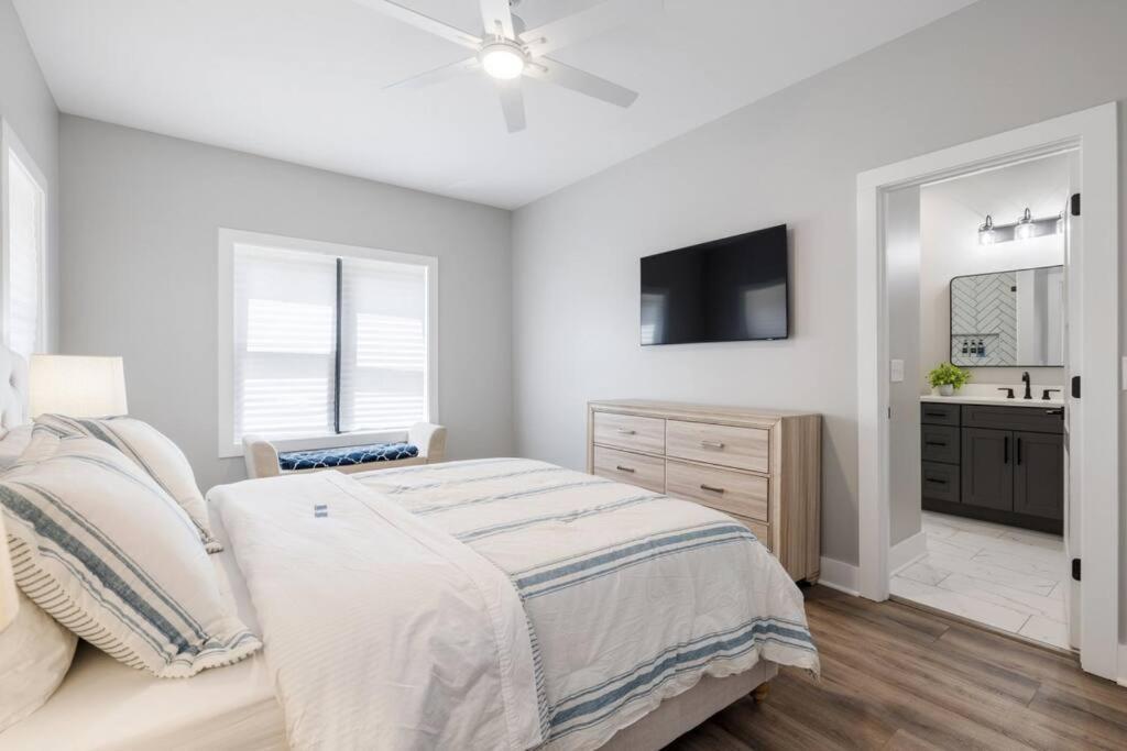 New Home, Dock, Kayaks, Game Room, Water Views Winchester 외부 사진