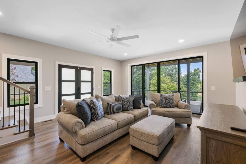 New Home, Dock, Kayaks, Game Room, Water Views Winchester 외부 사진