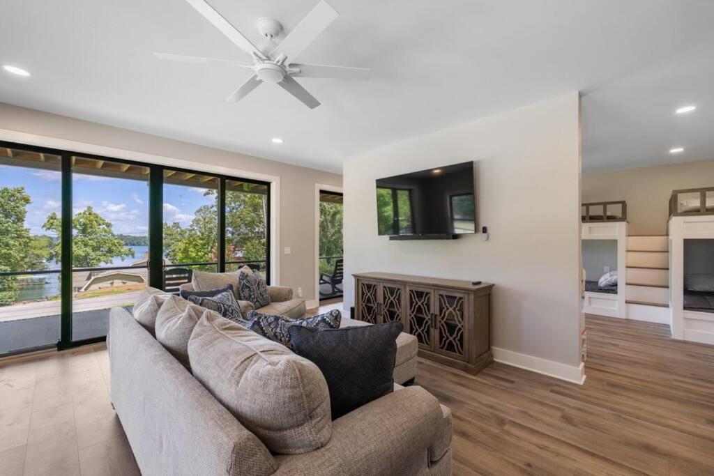 New Home, Dock, Kayaks, Game Room, Water Views Winchester 외부 사진
