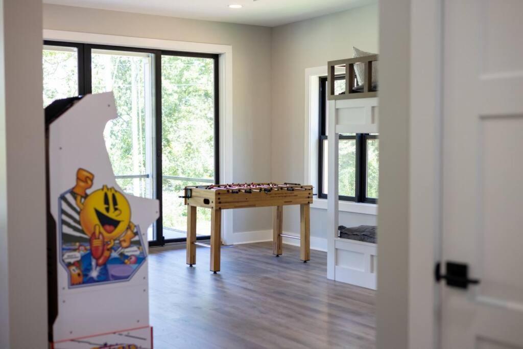 New Home, Dock, Kayaks, Game Room, Water Views Winchester 외부 사진